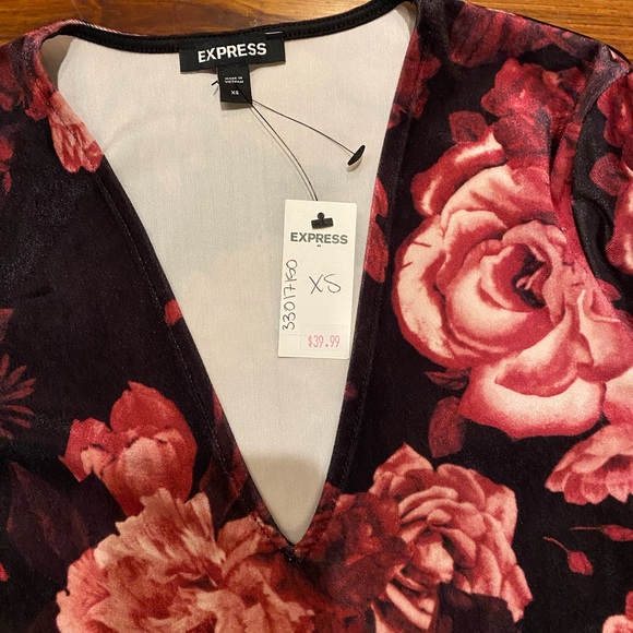 Express Ladies Floral V-Neck Velvet Thong Bodysuit Long Sleeves NWT Size XS - Picture 2 of 3